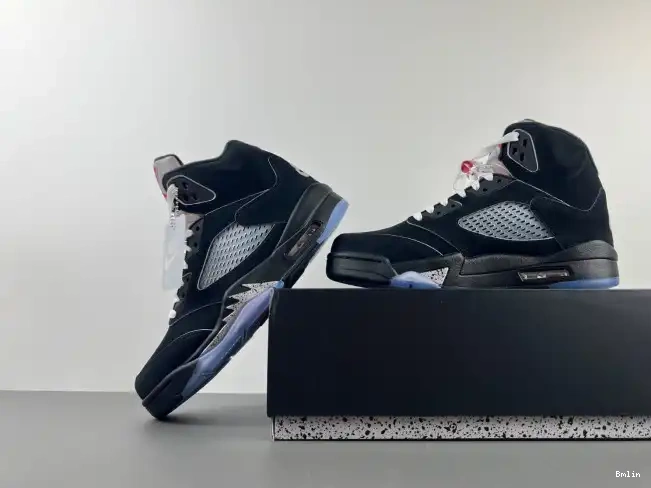 Boostmaster lin Metallic HF3975-001 Jordan Black Reimagined Air 5 0609